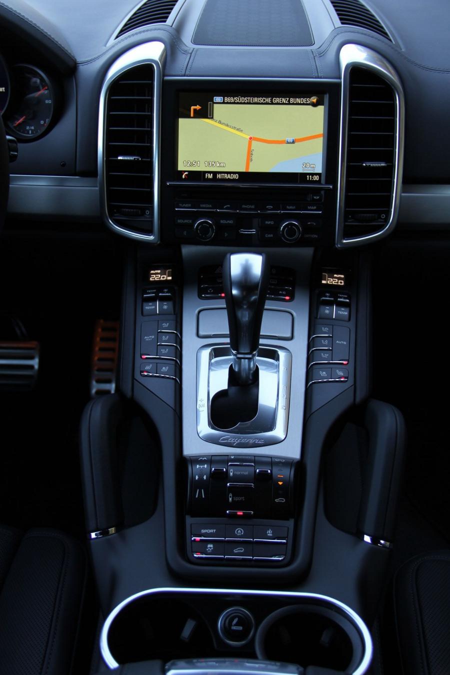  Porsche Cayenne S Diesel 2012 года  (фото 26 из 36)